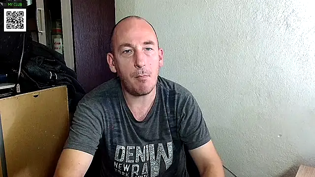 Snapshot of Johan___Barker chatting on 12-09-24, 07:39 Johan Barker online show from 12-09-24, 07:39