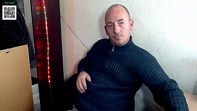 Snapshot of Johan___Barker chatting on 12-23-24, 01:35 Johan Barker online show from 12-23-24, 01:35