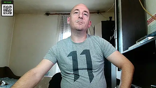 Snapshot of Johan___Barker chatting on 12-29-24, 01:17 Johan Barker online show from 12-29-24, 01:17