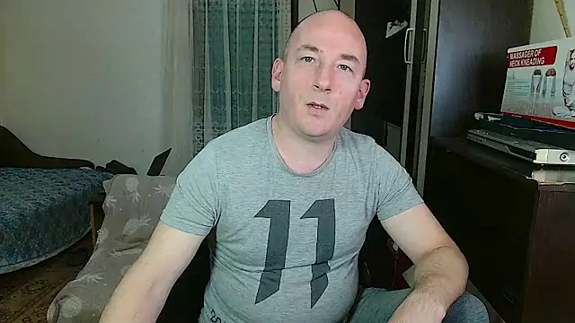 Snapshot of Johan___Barker chatting on 01-13-25, 08:26 Johan Barker online show from 01-13-25, 08:26