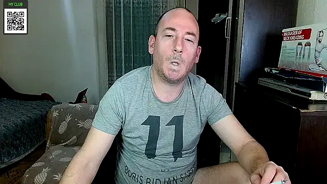 Snapshot of Johan___Barker chatting on 01-30-25, 04:48 Johan Barker online show from 01-30-25, 04:48