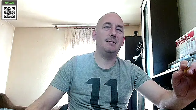 Snapshot of Johan___Barker chatting on 01-31-25, 12:29 Johan Barker online show from 01-31-25, 12:29