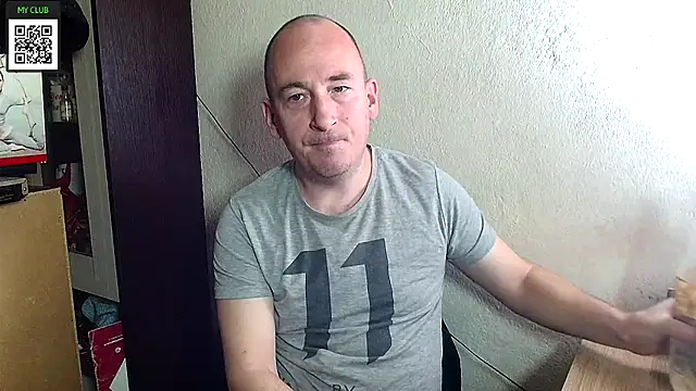 Snapshot of Johan___Barker chatting on 02-07-25, 04:24 Johan Barker online show from 02-07-25, 04:24