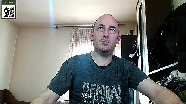 Snapshot of Johan___Barker chatting on 02-10-25, 11:15 Johan Barker online show from 02-10-25, 11:15