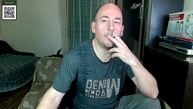 Snapshot of Johan___Barker chatting on 02-19-25, 11:17 Johan Barker online show from 02-19-25, 11:17