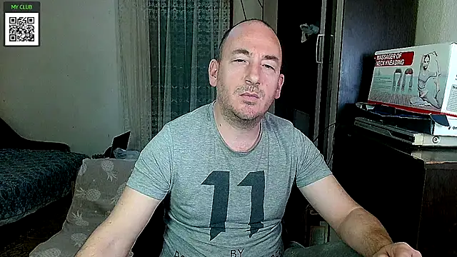 Snapshot of Johan___Barker chatting on 02-28-25, 07:58 Johan Barker online show from 02-28-25, 07:58