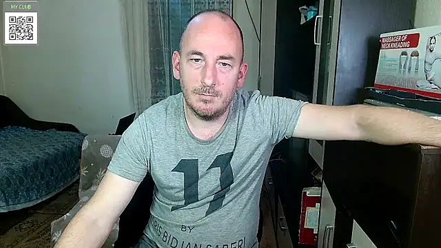 Snapshot of Johan___Barker chatting on 03-12-25, 09:44 Johan Barker online show from 03-12-25, 09:44