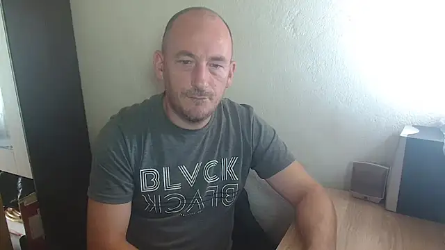 Snapshot of Johan___Barker chatting on 09-30-25, 10:42 Johan Barker online show from 09-30-25, 10:42