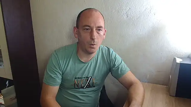 Snapshot of Johan___Barker chatting on 10-07-25, 10:45 Johan Barker online show from 10-07-25, 10:45