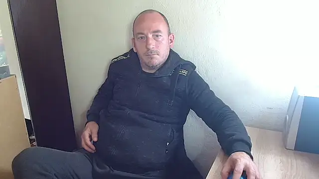 Snapshot of Johan___Barker chatting on 10-28-25, 12:30 Johan Barker online show from 10-28-25, 12:30