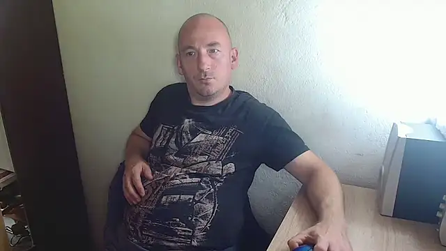 Snapshot of Johan___Barker chatting on 11-04-25, 11:09 Johan Barker online show from 11-04-25, 11:09