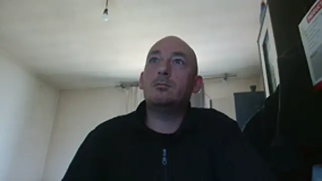 Snapshot of Johan___Barker chatting on 11-05-25, 10:48 Johan Barker online show from 11-05-25, 10:48