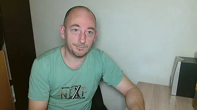 Snapshot of Johan___Barker chatting on 11-28-25, 10:51 Johan Barker online show from 11-28-25, 10:51