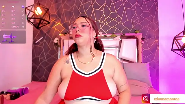 Snapshot of DanniaMonroee chatting on 09-16-25, 01:06 DanniaMonroee online show from 09-16-25, 01:06