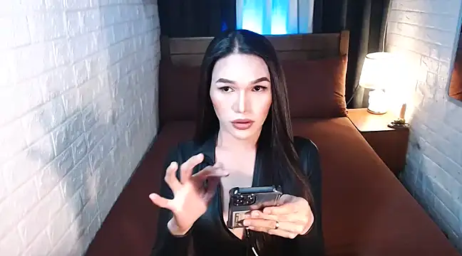 Snapshot of Sexy_Adrestia chatting on 02-24-25, 09:00 Sexy Adrestia online show from 02-24-25, 09:00