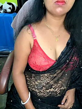 Snapshot of Anushka_21 chatting on 10-30-25, 06:15 Anushka 21 online show from 10-30-25, 06:15