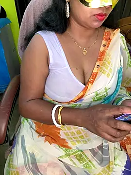 Snapshot of Anushka_21 chatting on 11-02-25, 06:21 Anushka 21 online show from 11-02-25, 06:21