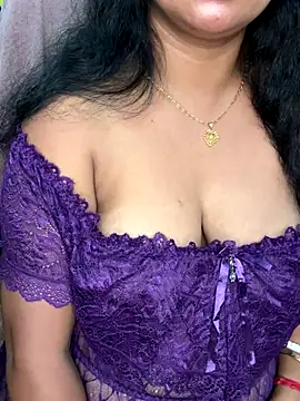 Snapshot of Anushka_21 chatting on 11-04-25, 08:08 Anushka 21 online show from 11-04-25, 08:08