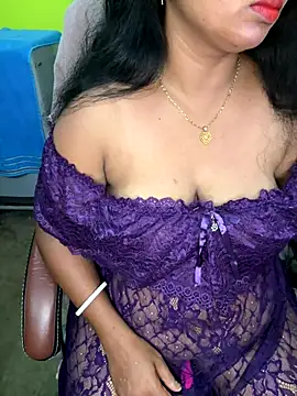 Snapshot of Anushka_21 chatting on 11-06-25, 08:37 Anushka 21 online show from 11-06-25, 08:37