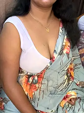 Snapshot of Anushka_21 chatting on 11-06-25, 08:43 Anushka 21 online show from 11-06-25, 08:43