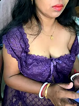 Snapshot of Anushka_21 chatting on 11-11-25, 06:13 Anushka 21 online show from 11-11-25, 06:13