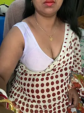 Snapshot of Anushka_21 chatting on 11-12-25, 12:22 Anushka 21 online show from 11-12-25, 12:22