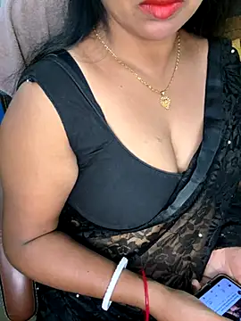 Snapshot of Anushka_21 chatting on 11-18-25, 06:56 Anushka 21 online show from 11-18-25, 06:56