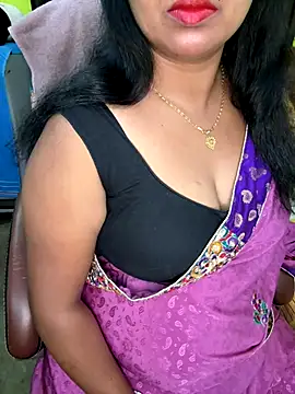 Snapshot of Anushka_21 chatting on 11-19-25, 07:03 Anushka 21 online show from 11-19-25, 07:03