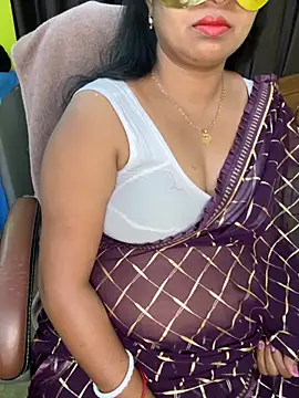 Snapshot of Anushka_21 chatting on 11-22-25, 07:02 Anushka 21 online show from 11-22-25, 07:02