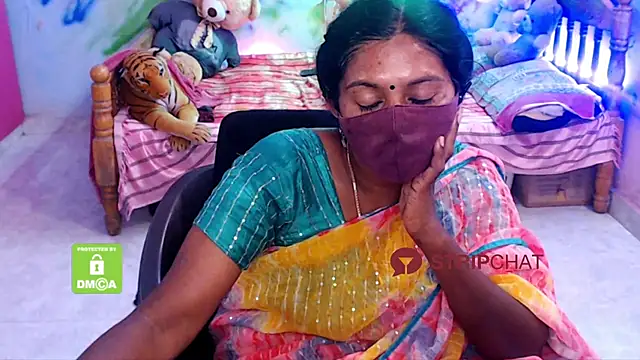 Snapshot of Novapol chatting on 01-06-25, 12:35 Novapol online show from 01-06-25, 12:35