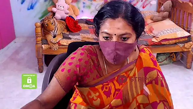 Snapshot of Novapol chatting on 03-11-25, 05:35 Novapol online show from 03-11-25, 05:35