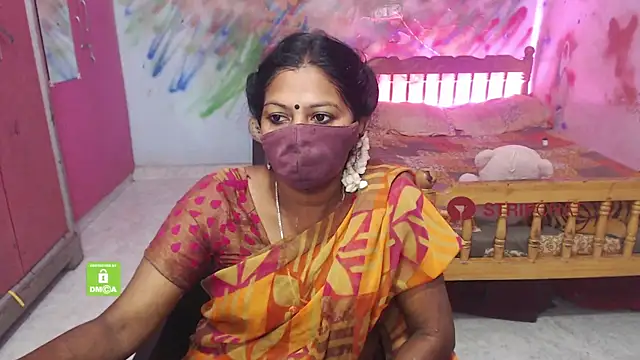 Snapshot of Novapol chatting on 09-19-25, 01:01 Novapol online show from 09-19-25, 01:01