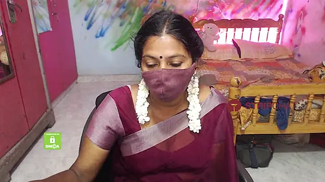 Snapshot of Novapol chatting on 10-05-25, 05:33 Novapol online show from 10-05-25, 05:33