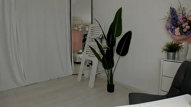 Snapshot of xx_leila chatting on 03-14-25, 07:26 xx leila online show from 03-14-25, 07:26