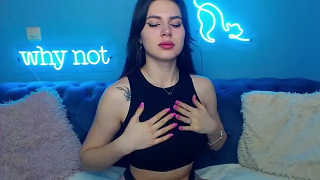 ViollinaLove online show from 03-21-25, 05:43