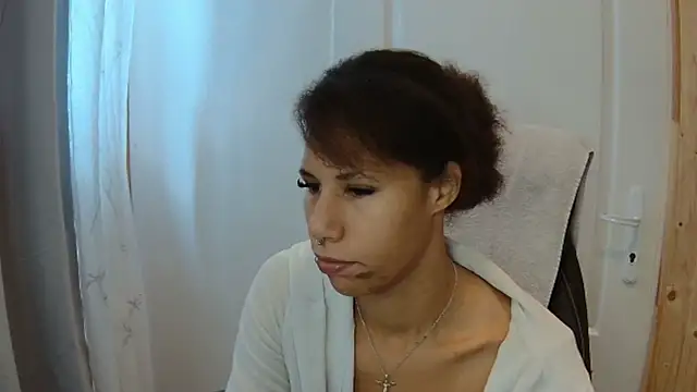 Snapshot of AaliyahHarris chatting on 10-15-25, 12:49 AaliyahHarris online show from 10-15-25, 12:49