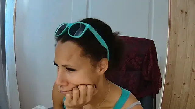 Snapshot of AaliyahHarris chatting on 10-22-25, 01:22 AaliyahHarris online show from 10-22-25, 01:22