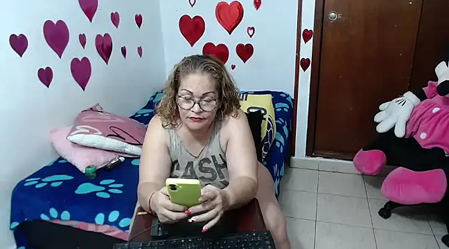 Snapshot of Britney-22 chatting on 01-10-25, 03:07 Britney-22 online show from 01-10-25, 03:07