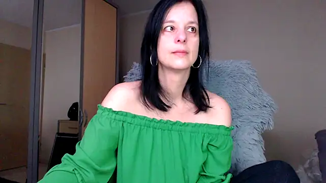 Snapshot of _Sweetlonglips_ chatting on 02-06-25, 09:00  Sweetlonglips  online show from 02-06-25, 09:00