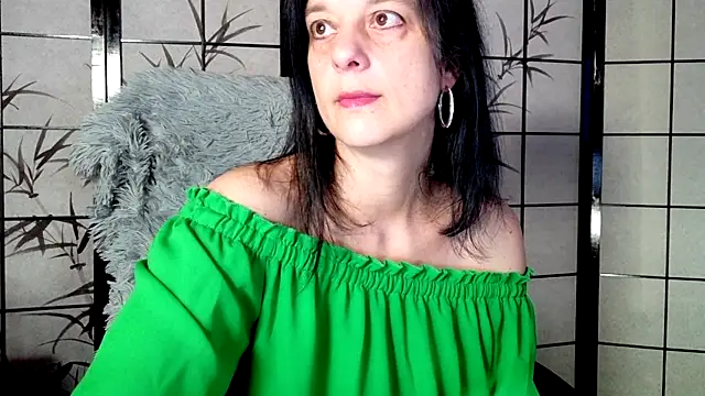 Snapshot of _Sweetlonglips_ chatting on 11-14-25, 06:23 Sweetlonglips online show from 11-14-25, 06:23