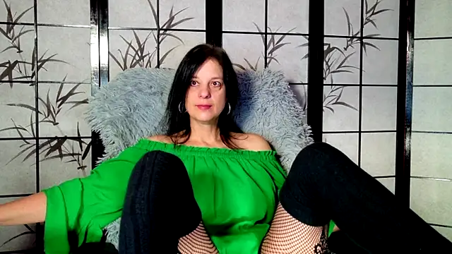 Snapshot of _Sweetlonglips_ chatting on 11-28-25, 04:59 Sweetlonglips online show from 11-28-25, 04:59