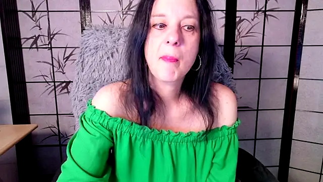 Snapshot of _Sweetlonglips_ chatting on 06-04-26, 07:14 Sweetlonglips online show from 06-04-26, 07:14