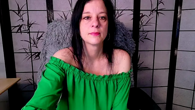 Snapshot of _Sweetlonglips_ chatting on 06-14-26, 07:32 Sweetlonglips online show from 06-14-26, 07:32