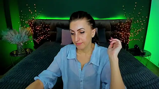 Rebecca Diamond online show from 01-30-25, 03:19