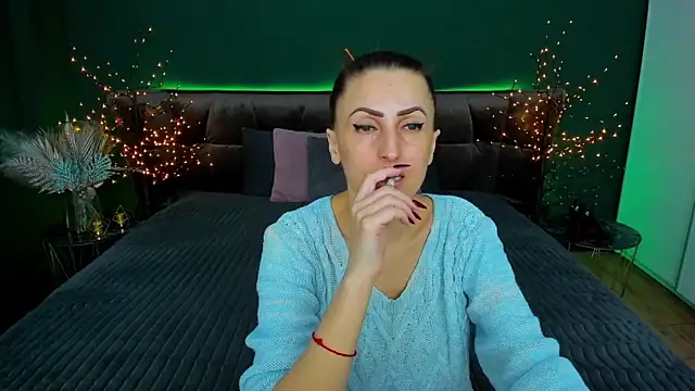 Rebecca Diamond online show from 02-19-25, 06:44