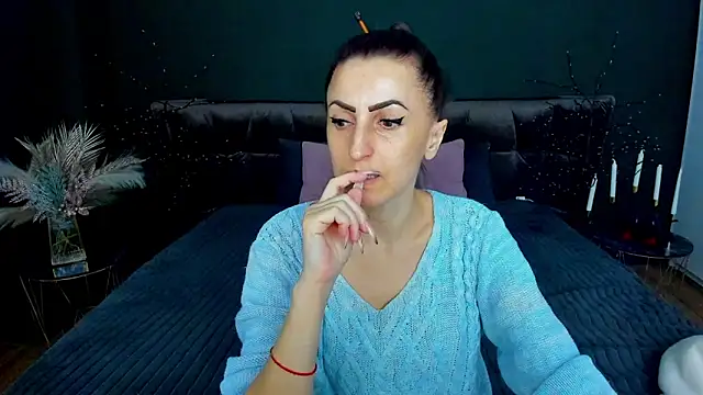 Snapshot of Rebecca_Diamond chatting on 02-11-26, 06:18 Rebecca Diamond online show from 02-11-26, 06:18