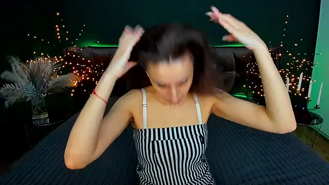 Snapshot of Rebecca_Diamond chatting on 02-23-26, 07:06 Rebecca Diamond online show from 02-23-26, 07:06