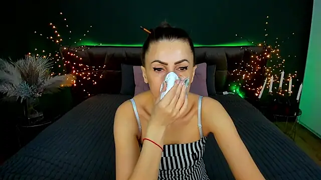 Snapshot of Rebecca_Diamond chatting on 03-03-26, 06:19 Rebecca Diamond online show from 03-03-26, 06:19