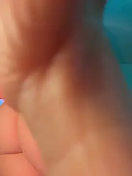 Snapshot of curchez_ chatting on 12-18-24, 01:59 curchez  online show from 12-18-24, 01:59