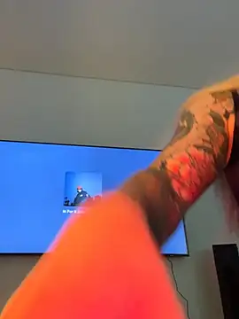 Snapshot of curchez_ chatting on 12-23-24, 08:36 curchez  online show from 12-23-24, 08:36